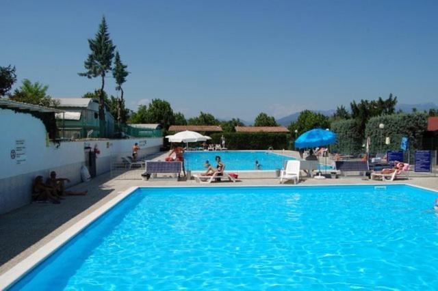 فندق كامبيجيو تريفيساجو Moniga del Garda الغرفة الصورة