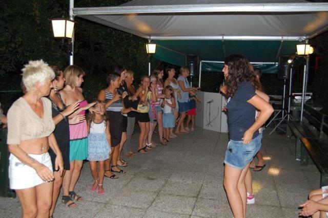 فندق كامبيجيو تريفيساجو Moniga del Garda الغرفة الصورة