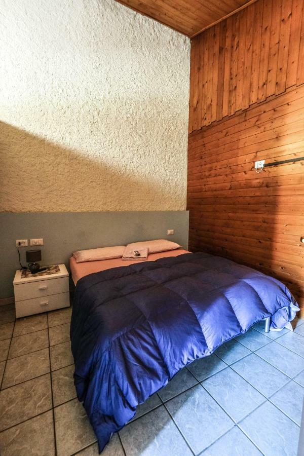 فندق كامبيجيو تريفيساجو Moniga del Garda المظهر الخارجي الصورة